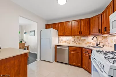 67 Brookside Ln, Mount Arlington, NJ 07856 - Photo 9