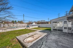 24 Carolyn Rd, Belleville, NJ 07109 - Photo 19