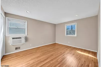 24 Carolyn Rd, Belleville, NJ 07109 - Photo 7