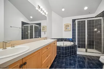 915 Kensington Ln, Livingston, NJ 07039 - Photo 23