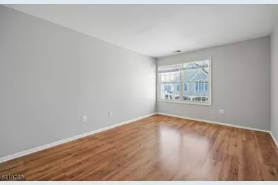 915 Kensington Ln, Livingston, NJ 07039 - Photo 17