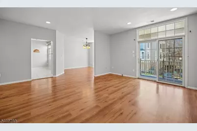 915 Kensington Ln, Livingston, NJ 07039 - Photo 7