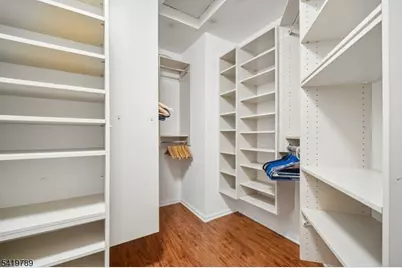 915 Kensington Ln, Livingston, NJ 07039 - Photo 27