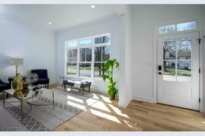 32 W McClellan Ave, Livingston, NJ 07039 - Photo 3