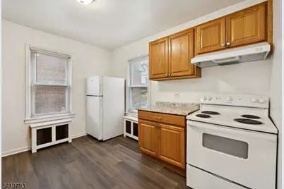 289 Hilton Ave, Union Township, NJ 07088 - Photo 9