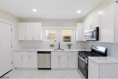 154 Columbia Ave, Newark, NJ 07106 - Photo 11