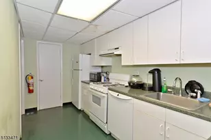 8700 Blvd E, North Bergen Twp., NJ 07047 - Photo 29