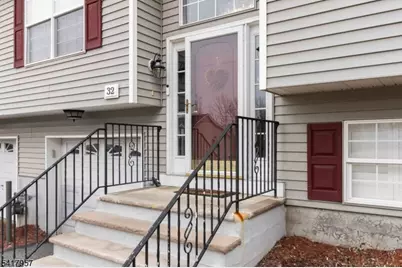 32 Oak Point Dr, Hamburg, NJ 07419 - Photo 3