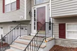 32 Oak Point Dr, Hamburg, NJ 07419 - Photo 3