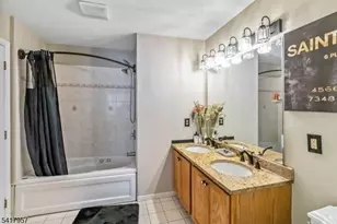 32 Oak Point Dr, Hamburg, NJ 07419 - Photo 11