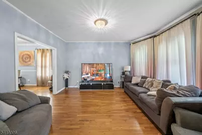 38 Nairn Pl, Newark, NJ 07108 - Photo 3