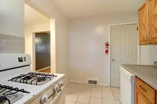 824 N Stiles St, Linden, NJ 07036 - Photo 9