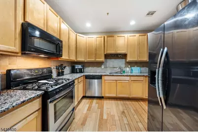 349-353 W Grand St #206, Elizabeth, NJ 07202 - Photo 5