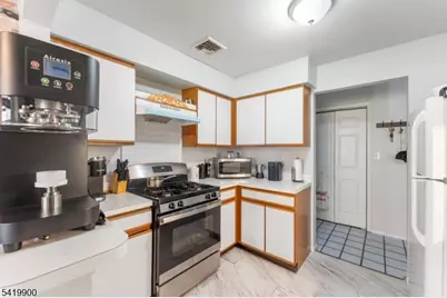 660-672 N Broad St #8, Elizabeth, NJ 07208 - Photo 5