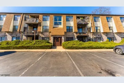 660-672 N Broad St #8, Elizabeth, NJ 07208 - Photo 1