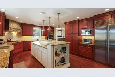 26 Allenby Lane, Scotch Plains Township, NJ 07076 - Photo 17