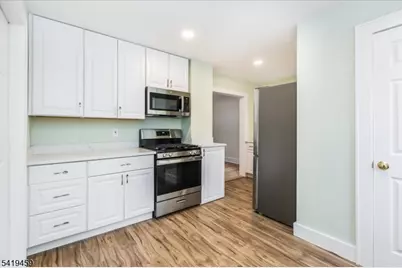 19 Sylvan Pl, Montclair, NJ 07042 - Photo 13