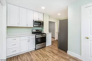 19 Sylvan Pl, Montclair, NJ 07042 - Photo 13