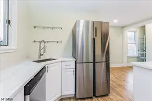 19 Sylvan Pl, Montclair, NJ 07042 - Photo 11