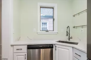 19 Sylvan Pl, Montclair, NJ 07042 - Photo 9