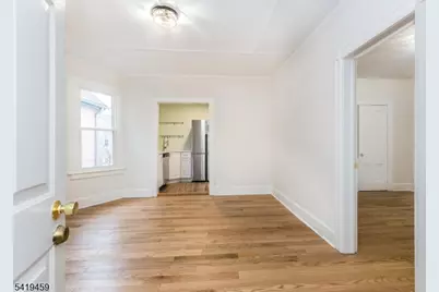 19 Sylvan Pl, Montclair, NJ 07042 - Photo 5