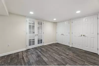 7 Valen Ct, Franklin Lakes, NJ 07417 - Photo 29