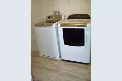 27 Briar Ln, Raritan Township, NJ 08822 - Photo 19