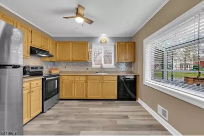 26 Whitehall Ct, Hillsborough Township, NJ 08844 - Photo 9