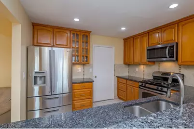 262 Abbey Dr, Franklin Township, NJ 08873 - Photo 11