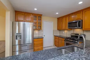 262 Abbey Dr, Franklin Township, NJ 08873 - Photo 11