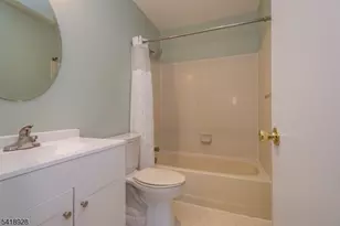 262 Abbey Dr, Franklin Township, NJ 08873 - Photo 23