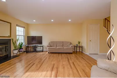 262 Abbey Dr, Franklin Township, NJ 08873 - Photo 5