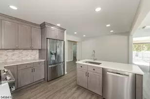 9 Robert Dr, East Hanover Township, NJ 07936 - Photo 5