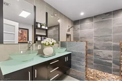 886-888 Degraw Ave, Newark, NJ 07104 - Photo 15