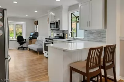 34 Lockley Ct, Mountain Lakes, NJ 07046 - Photo 3