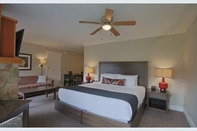 2 Chamonix Dr #427, Vernon, NJ 07462 - Photo 3