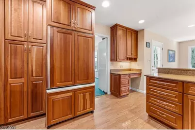 5 Leiv Eirikson Ave, Franklin Township, NJ 08540 - Photo 17