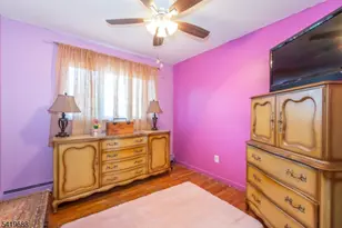 127 Horseneck Rd, Fairfield, NJ 07004 - Photo 17