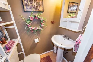 127 Horseneck Rd, Fairfield, NJ 07004 - Photo 15