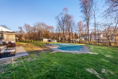 127 Horseneck Rd, Fairfield, NJ 07004 - Photo 31