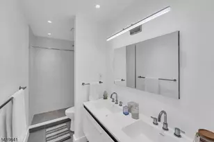 101 Shearwater Ct, Jersey City, NJ 07305 - Photo 15