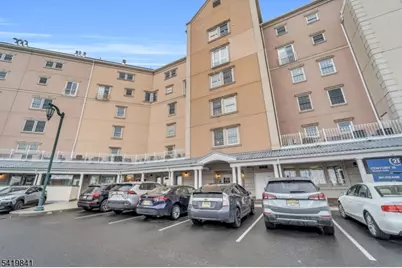 101 Shearwater Ct #25, Jersey City, NJ 07305 - Photo 21