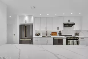 101 Shearwater Ct, Jersey City, NJ 07305 - Photo 9