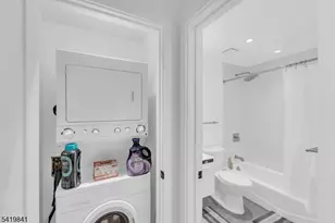 101 Shearwater Ct, Jersey City, NJ 07305 - Photo 17