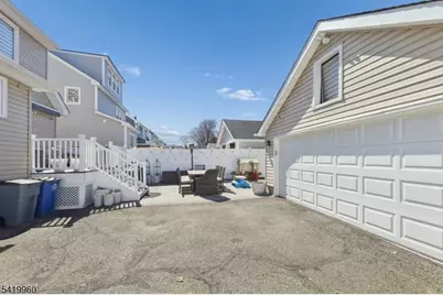 77 Scrivens St, Totowa, NJ 07512 - Photo 25