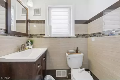 77 Scrivens St, Totowa, NJ 07512 - Photo 17