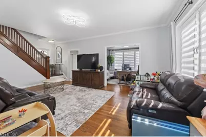 77 Scrivens St, Totowa, NJ 07512 - Photo 5