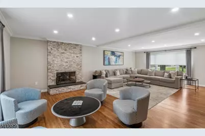 2 Barnstable Ct, Morris Township, NJ 07960 - Photo 7