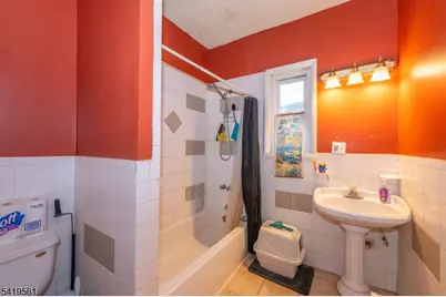 31 Chestnut St, East Orange, NJ 07018 - Photo 11