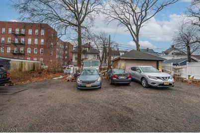 31 Chestnut St, East Orange, NJ 07018 - Photo 31